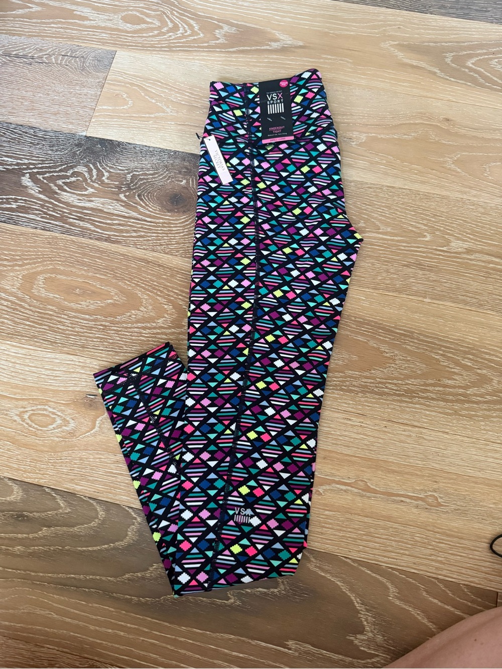 Victoria’s Secret VSX Sport Knockout Geometricty Leggings NWT Small Long